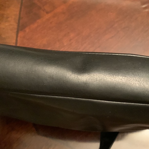 The Sak Black Pure Leather Crossbody Purse. - Picture 8 of 12